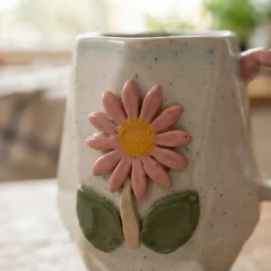 HANDCRAFTED DAISY EMBOSSED CUP GREEN
